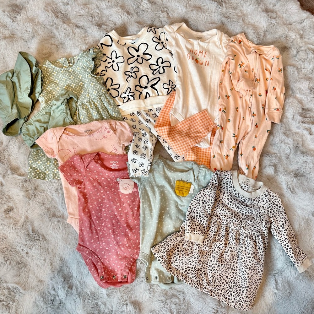 Lot of 8 Carter’s Pieces 6 Months Onesies Dress PJs